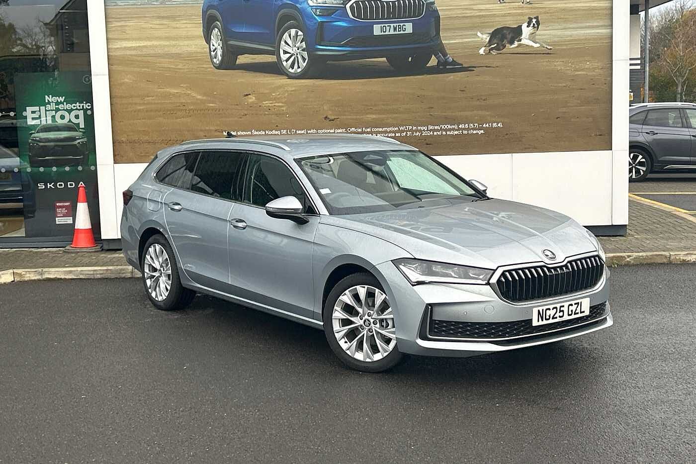 Main listing image - Skoda Superb Estate