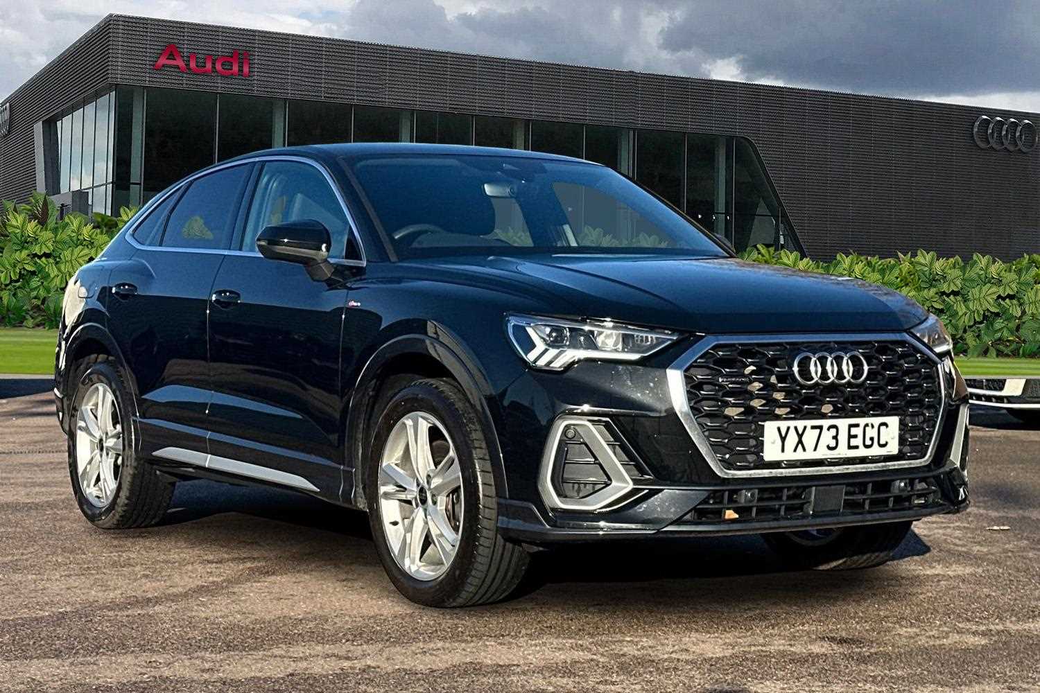 Main listing image - Audi Q3