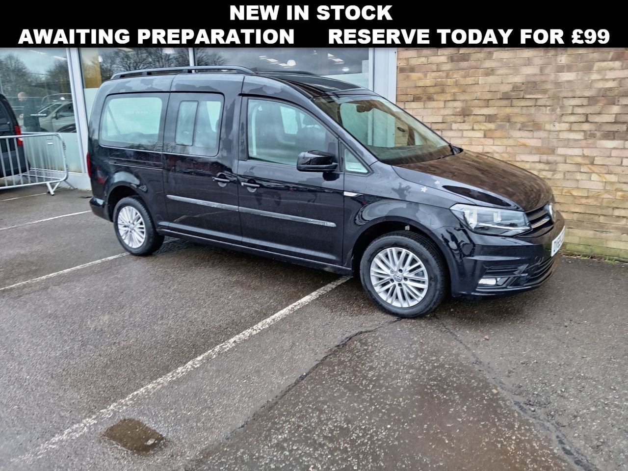 Main listing image - Volkswagen Caddy Maxi Life