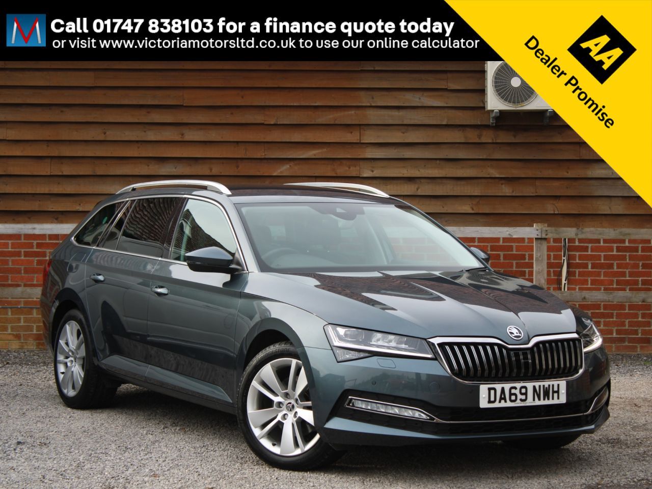 Main listing image - Skoda Superb Estate