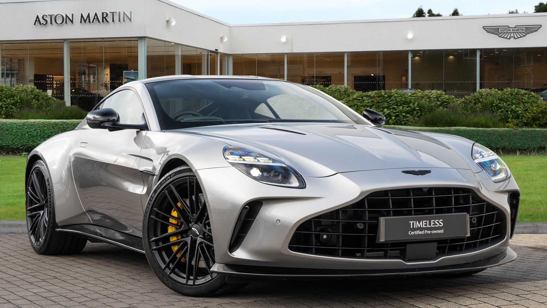 Main listing image - Aston Martin Vantage