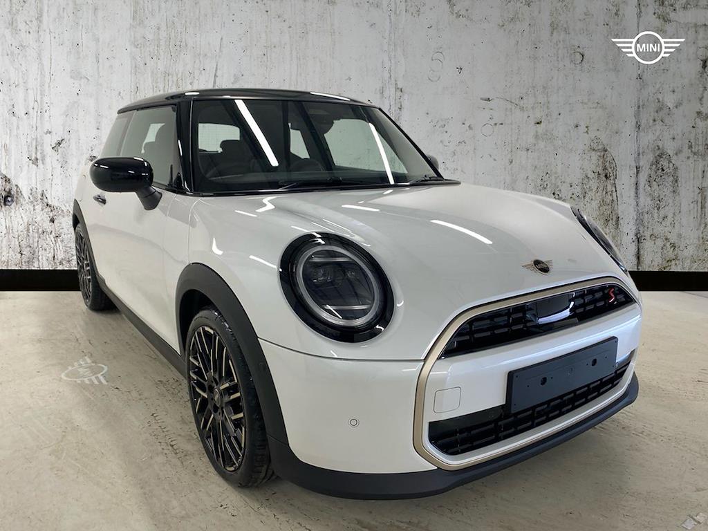 Main listing image - MINI Hatchback