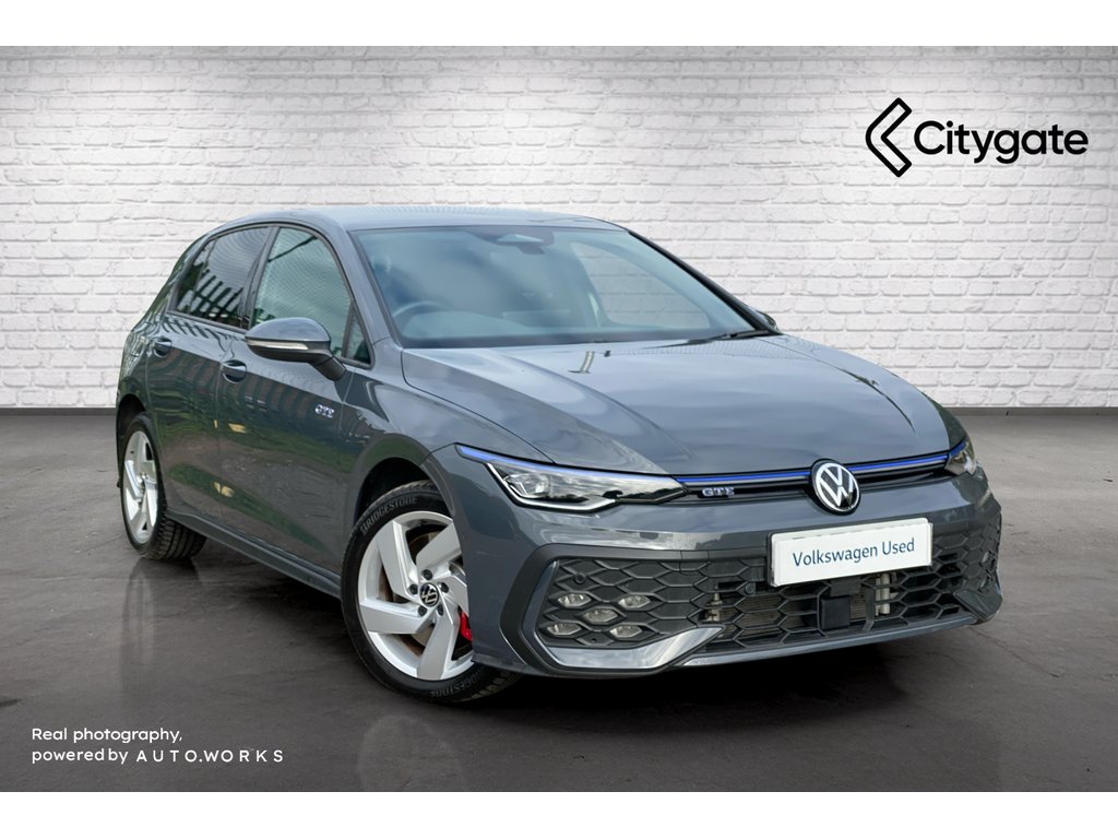 Main listing image - Volkswagen Golf