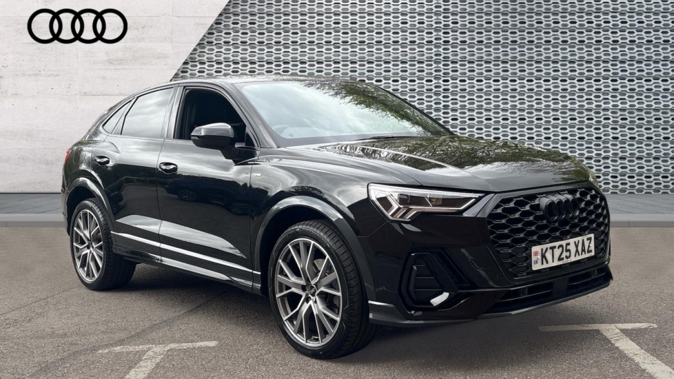 Main listing image - Audi Q3