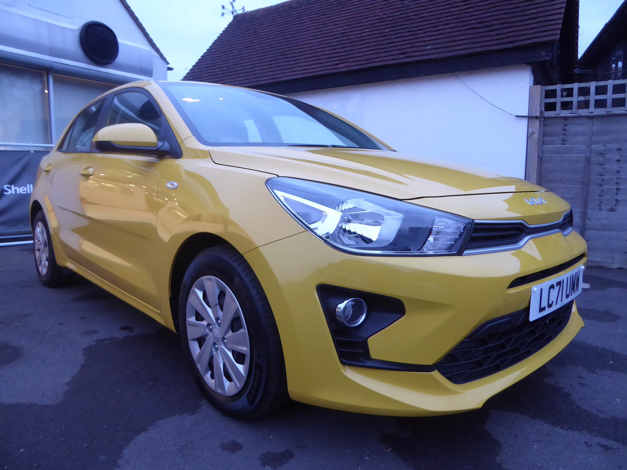 Main listing image - Kia Rio