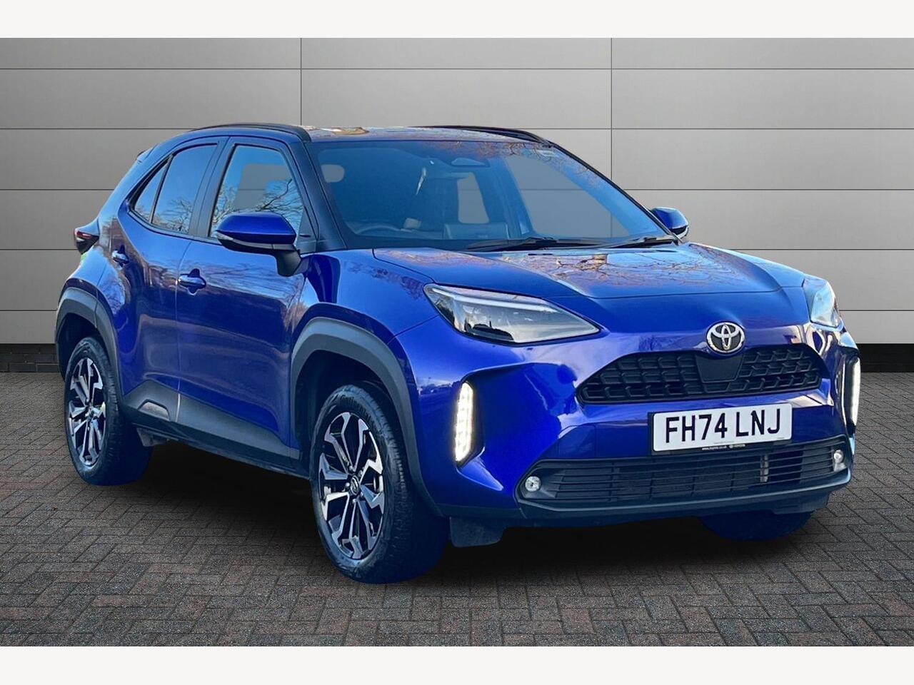 Main listing image - Toyota Yaris Cross