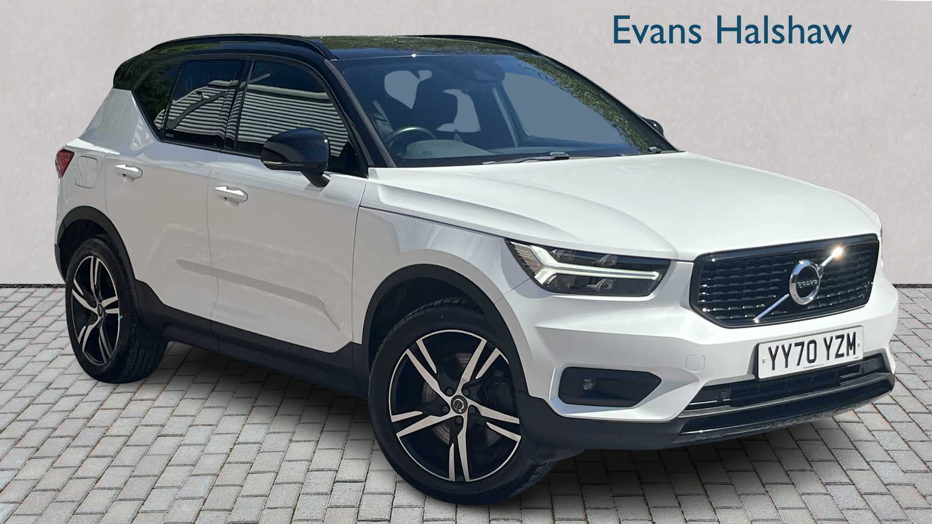 Main listing image - Volvo XC40 Recharge