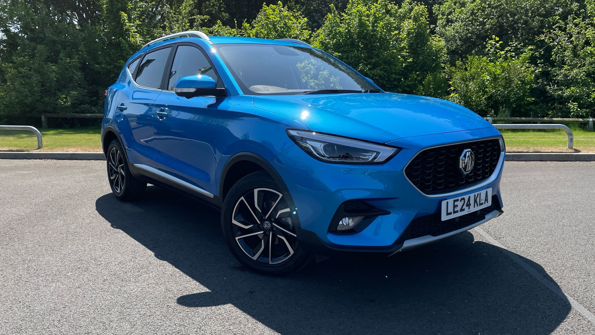 Main listing image - MG ZS