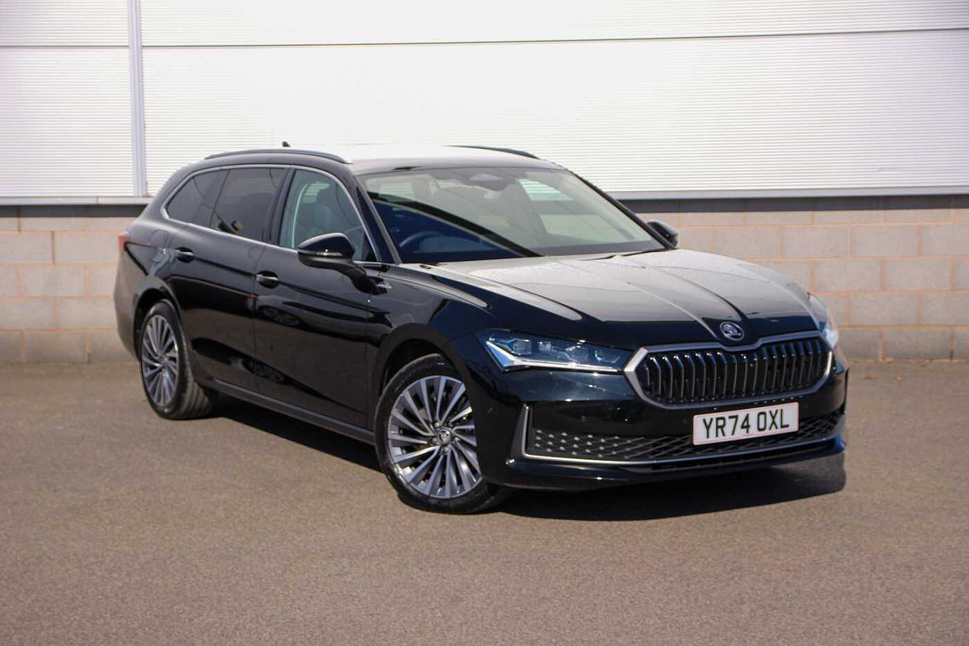 Main listing image - Skoda Superb Estate