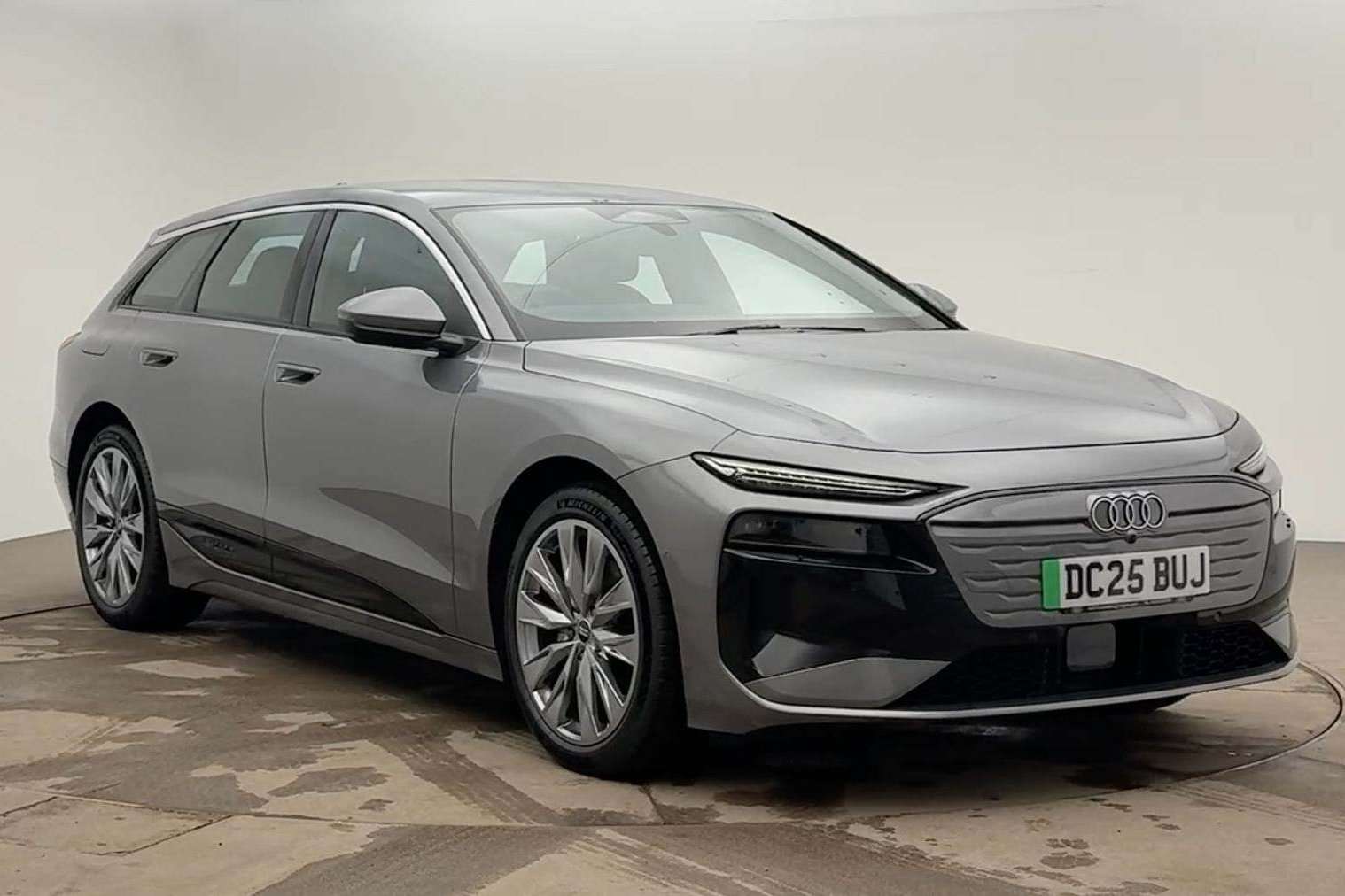Main listing image - Audi e-tron