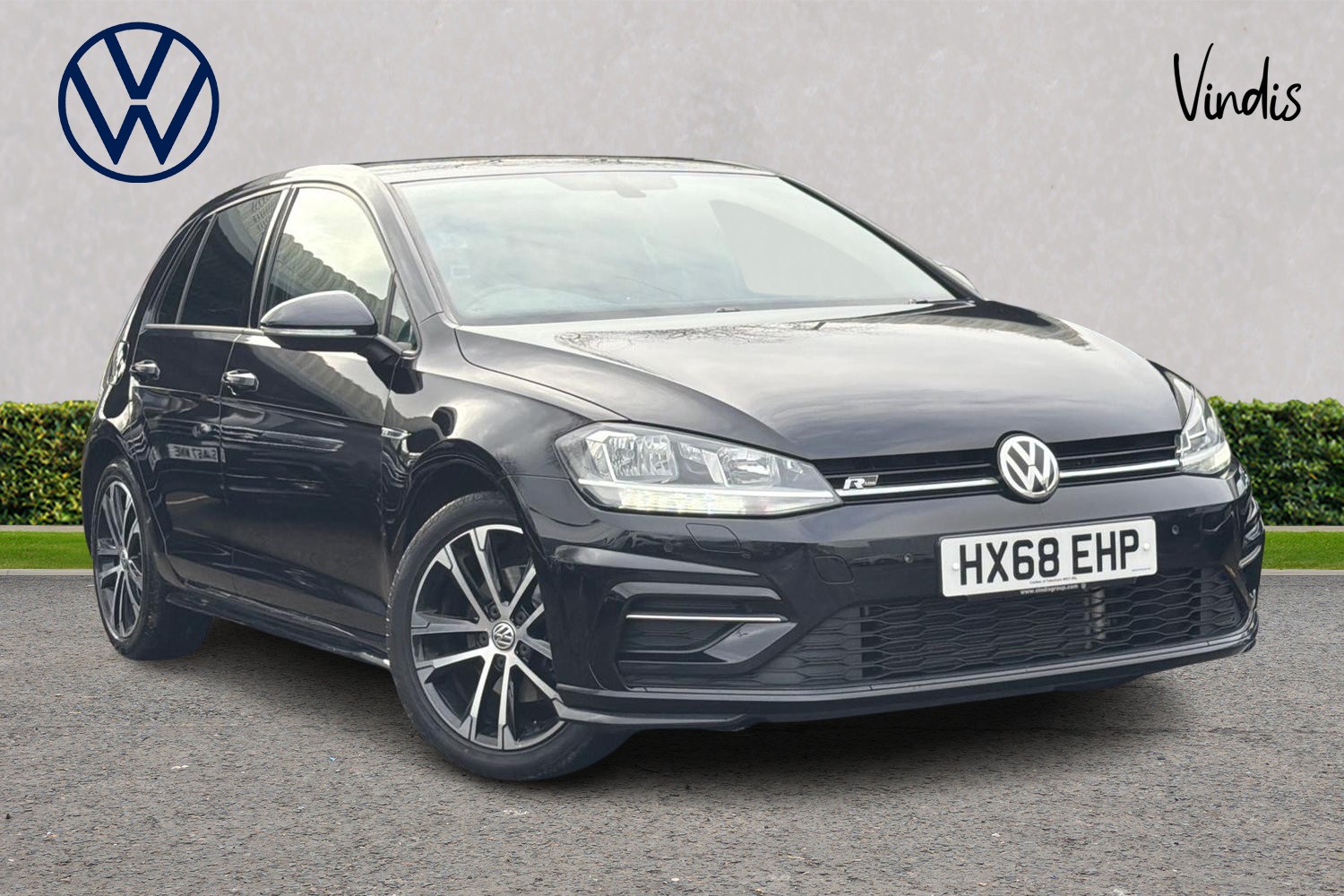 Main listing image - Volkswagen Golf