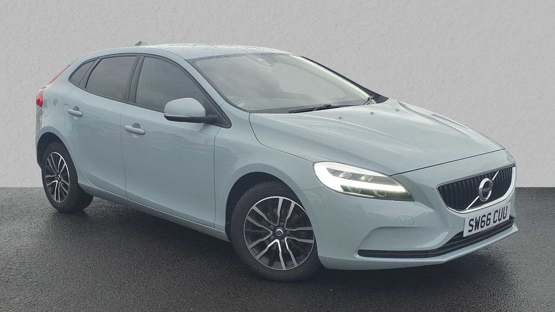 Main listing image - Volvo V40