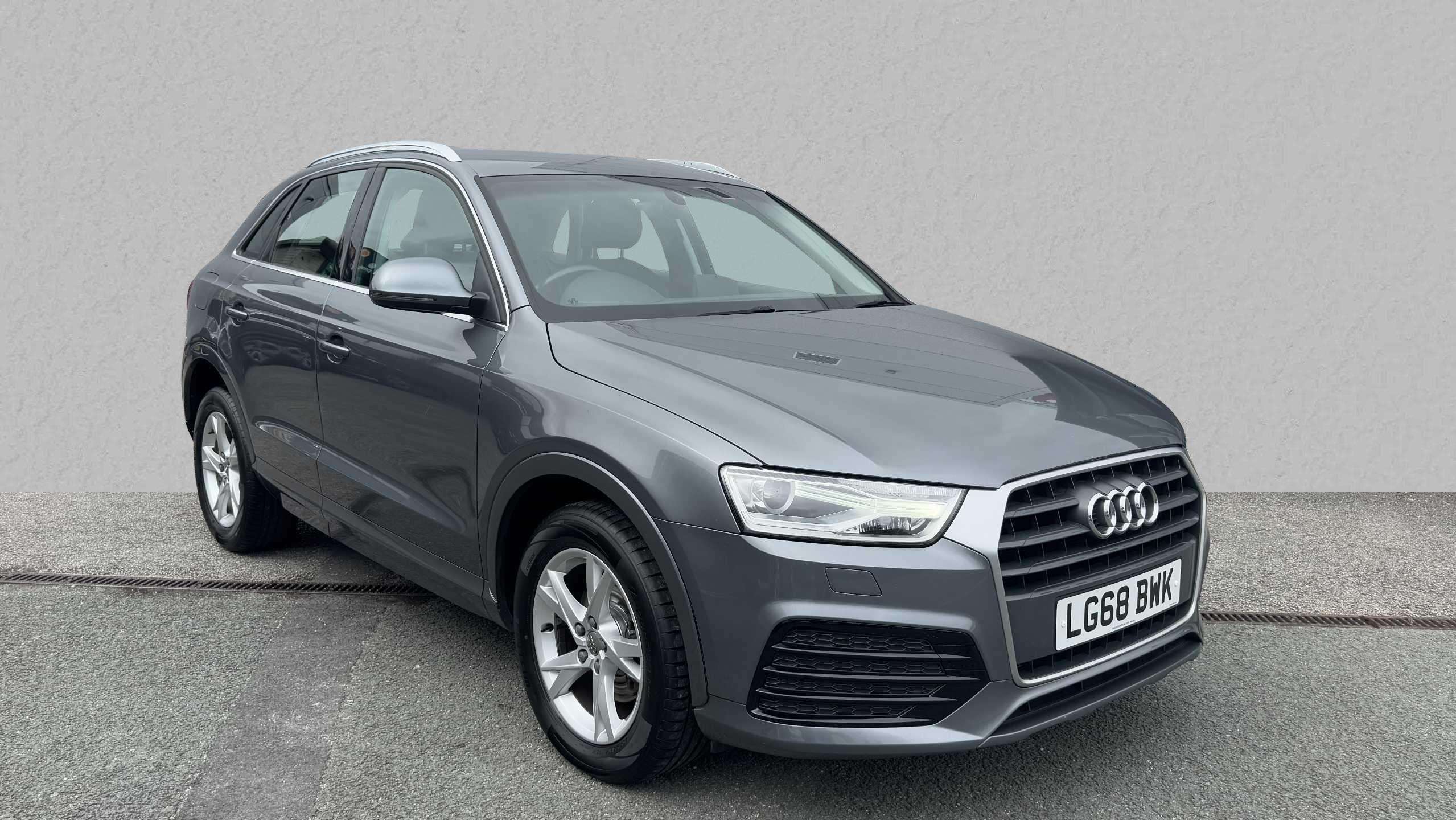 Main listing image - Audi Q3