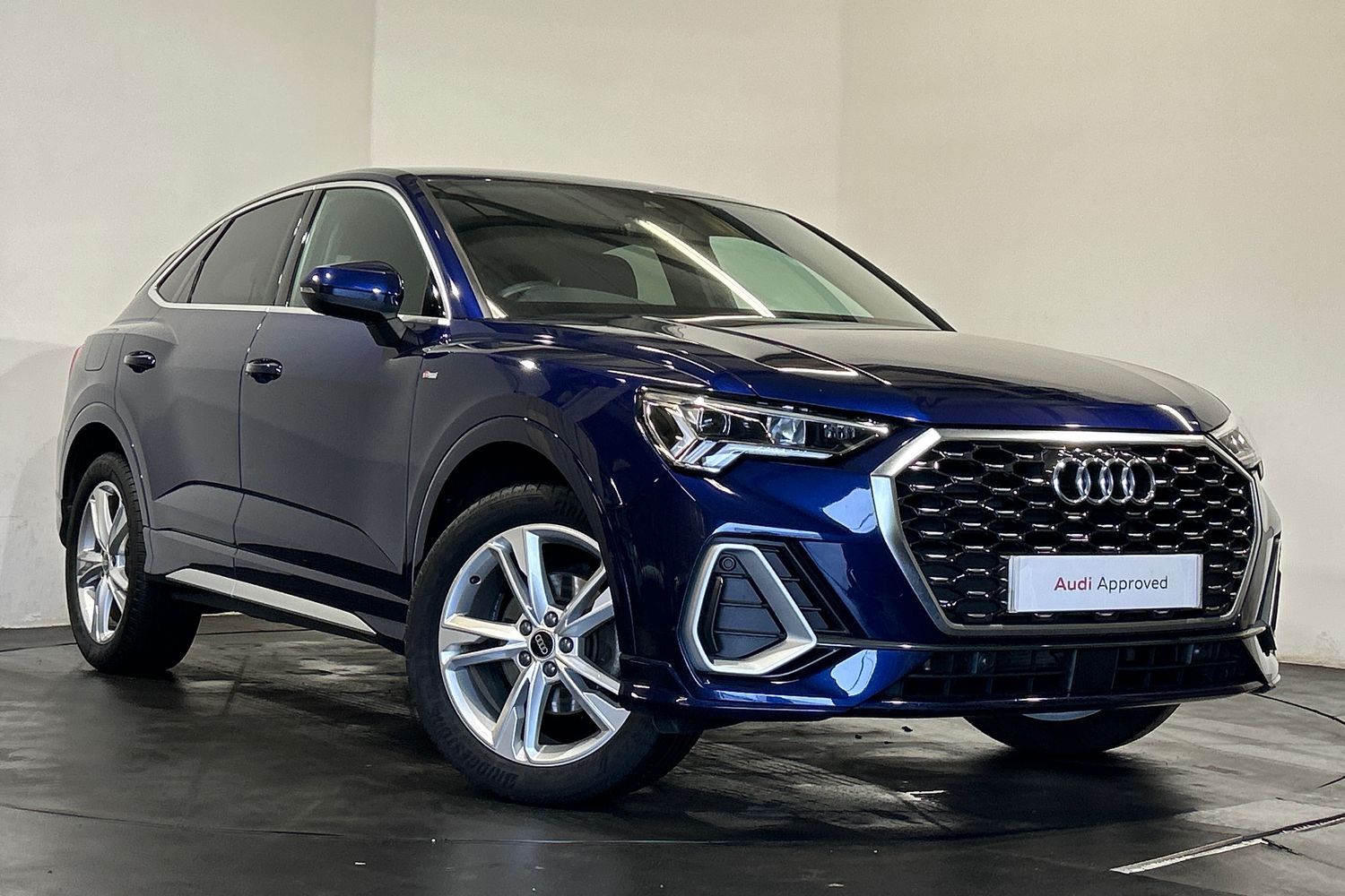 Main listing image - Audi Q3