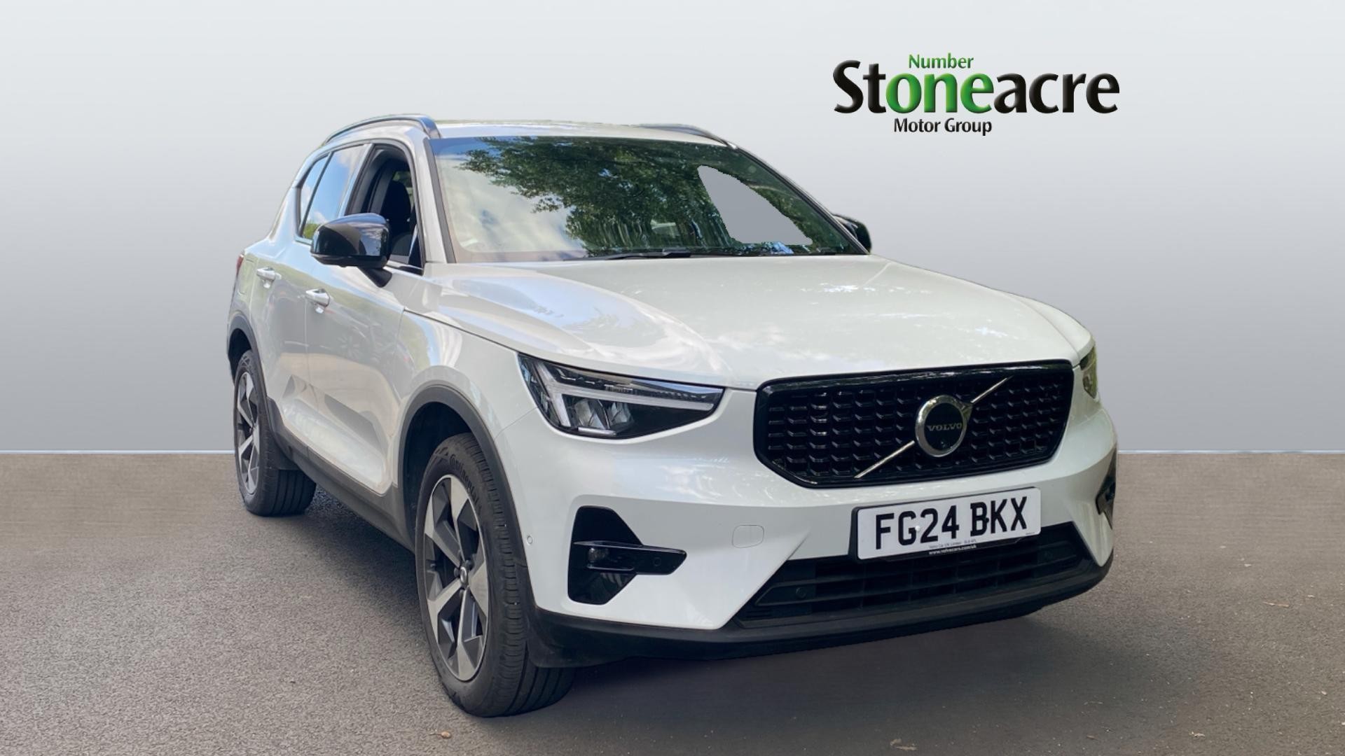Main listing image - Volvo XC40