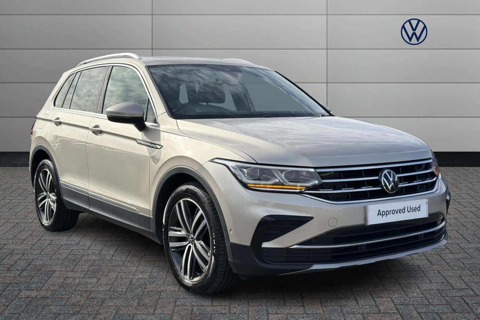 Main listing image - Volkswagen Tiguan