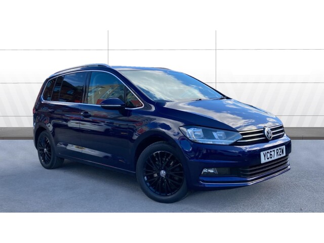 Main listing image - Volkswagen Touran
