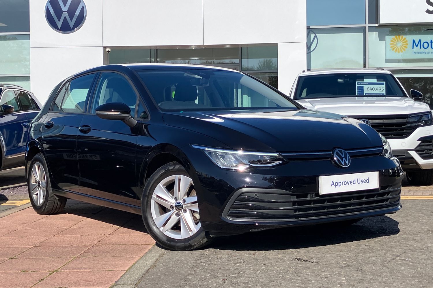 Main listing image - Volkswagen Golf