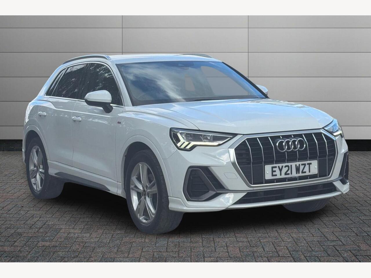 Main listing image - Audi Q3