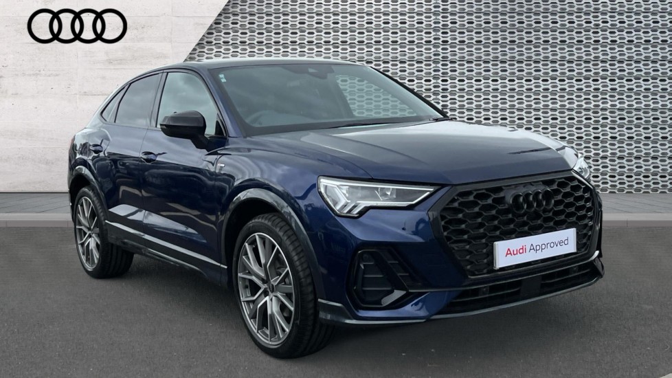 Main listing image - Audi Q3