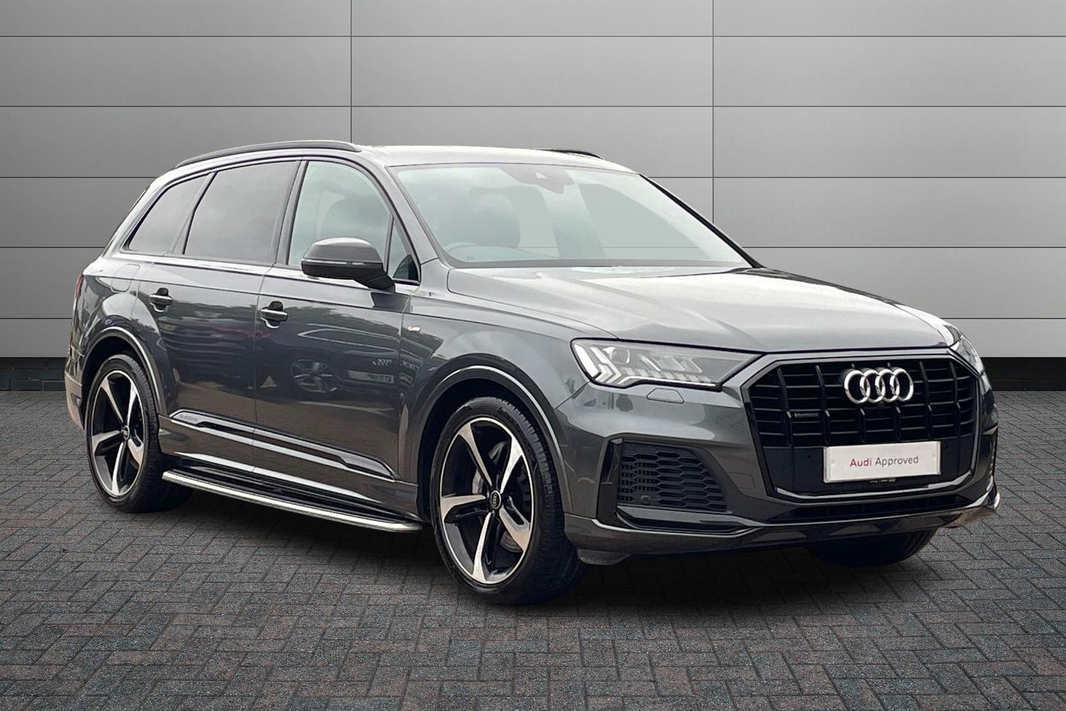 Main listing image - Audi Q7