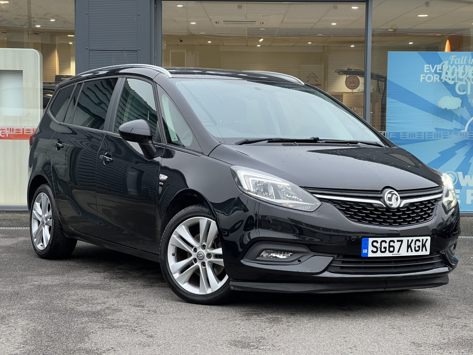 Main listing image - Vauxhall Zafira