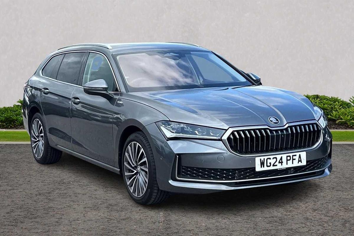 Main listing image - Skoda Superb Estate