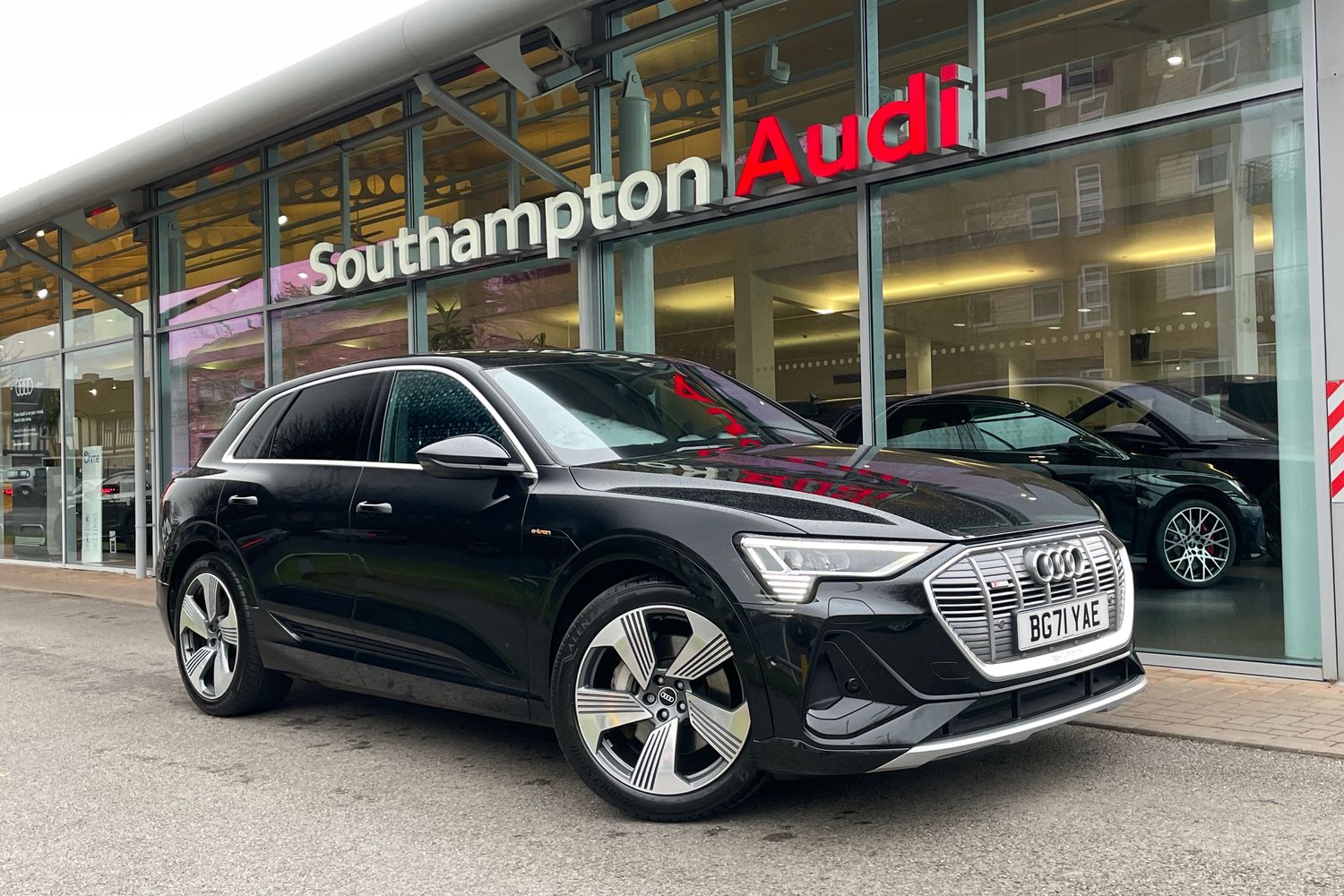 Main listing image - Audi e-tron S