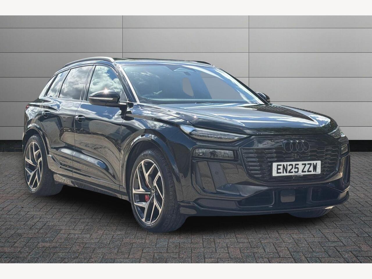 Main listing image - Audi Q6
