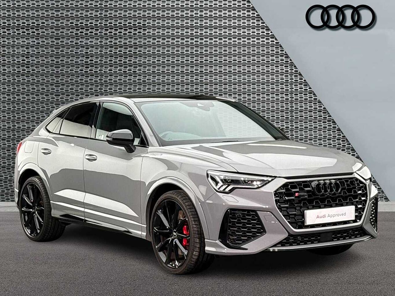 Main listing image - Audi RS Q3