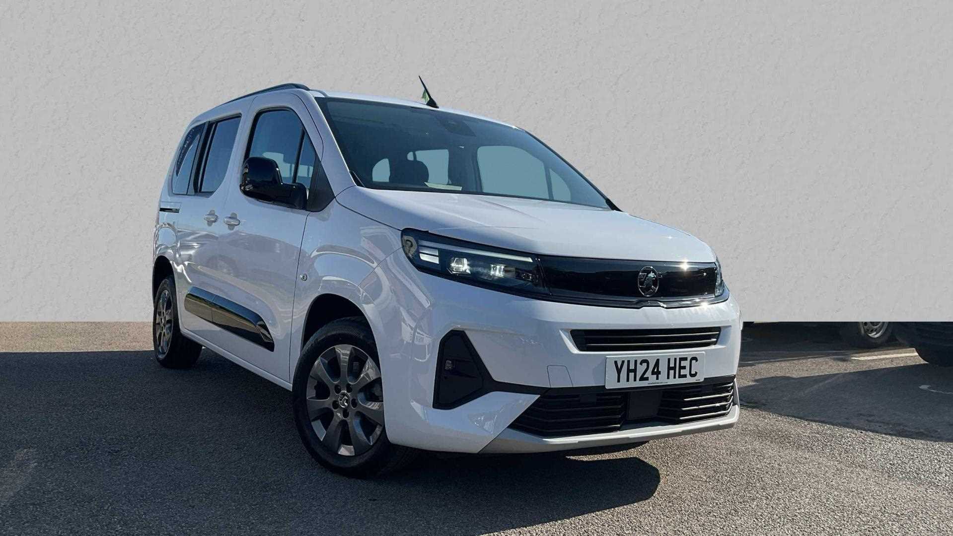 Main listing image - Vauxhall Combo Life-e