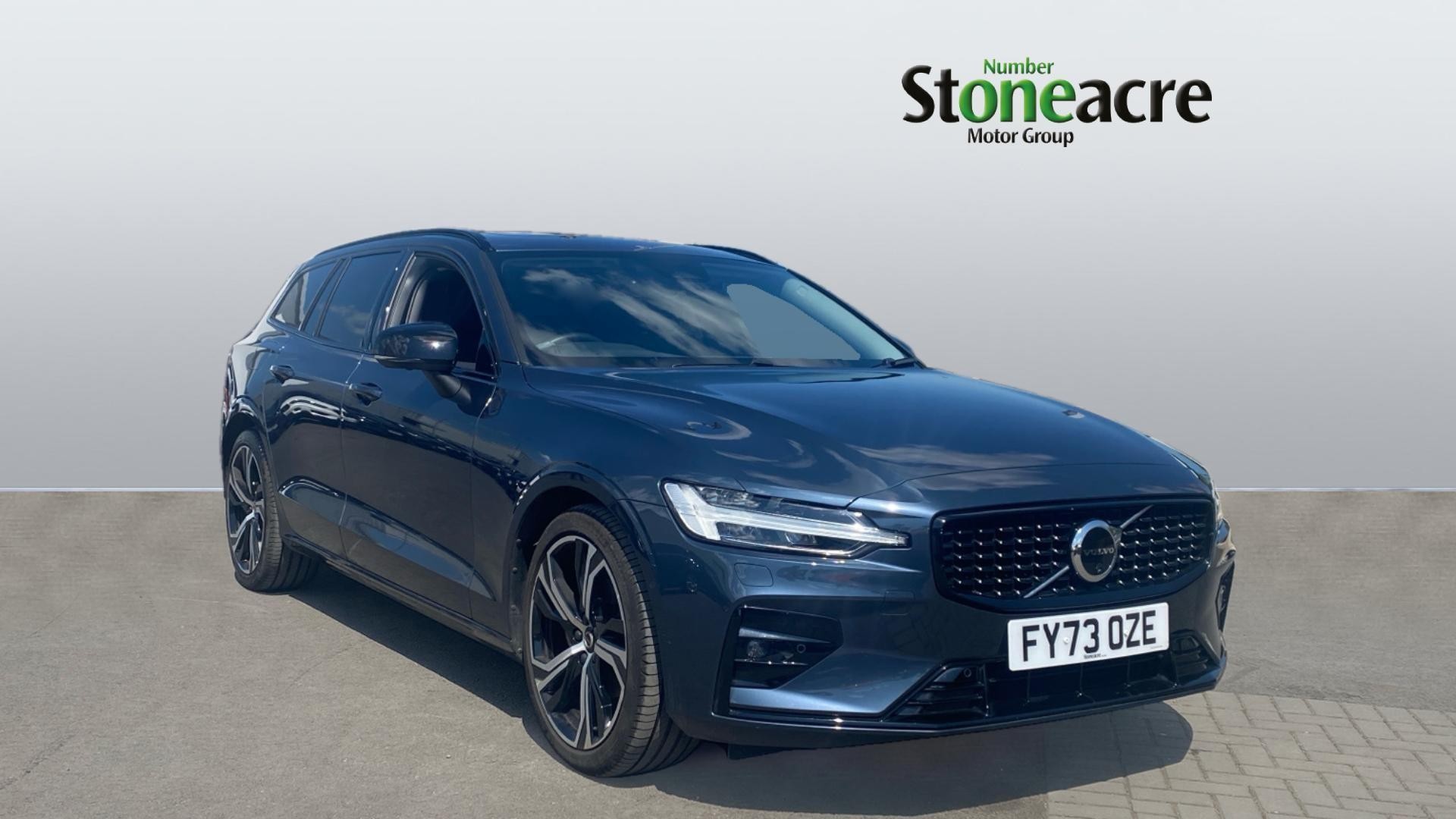Main listing image - Volvo V60