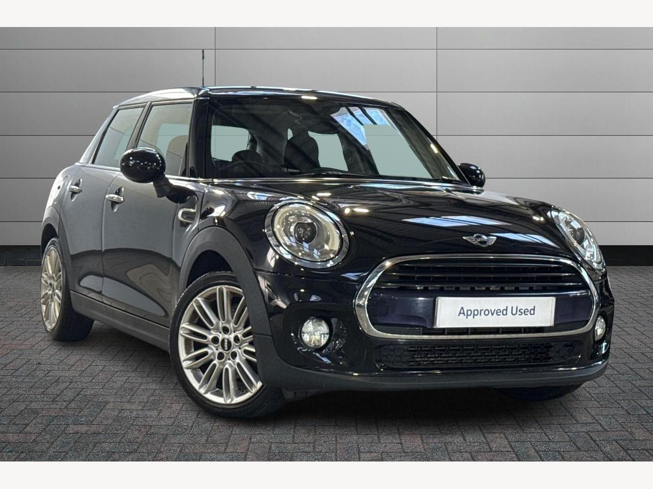 Main listing image - MINI Hatchback 5dr