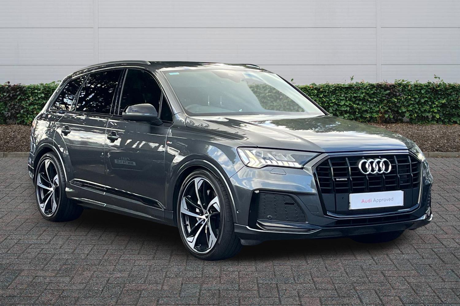 Main listing image - Audi Q7
