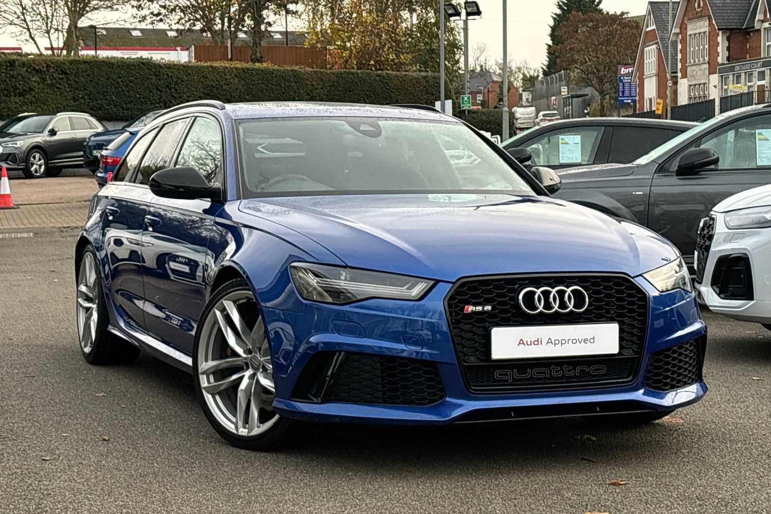 Main listing image - Audi RS6