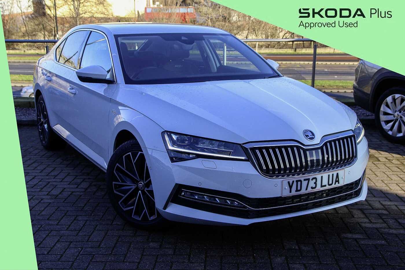 Main listing image - Skoda Superb