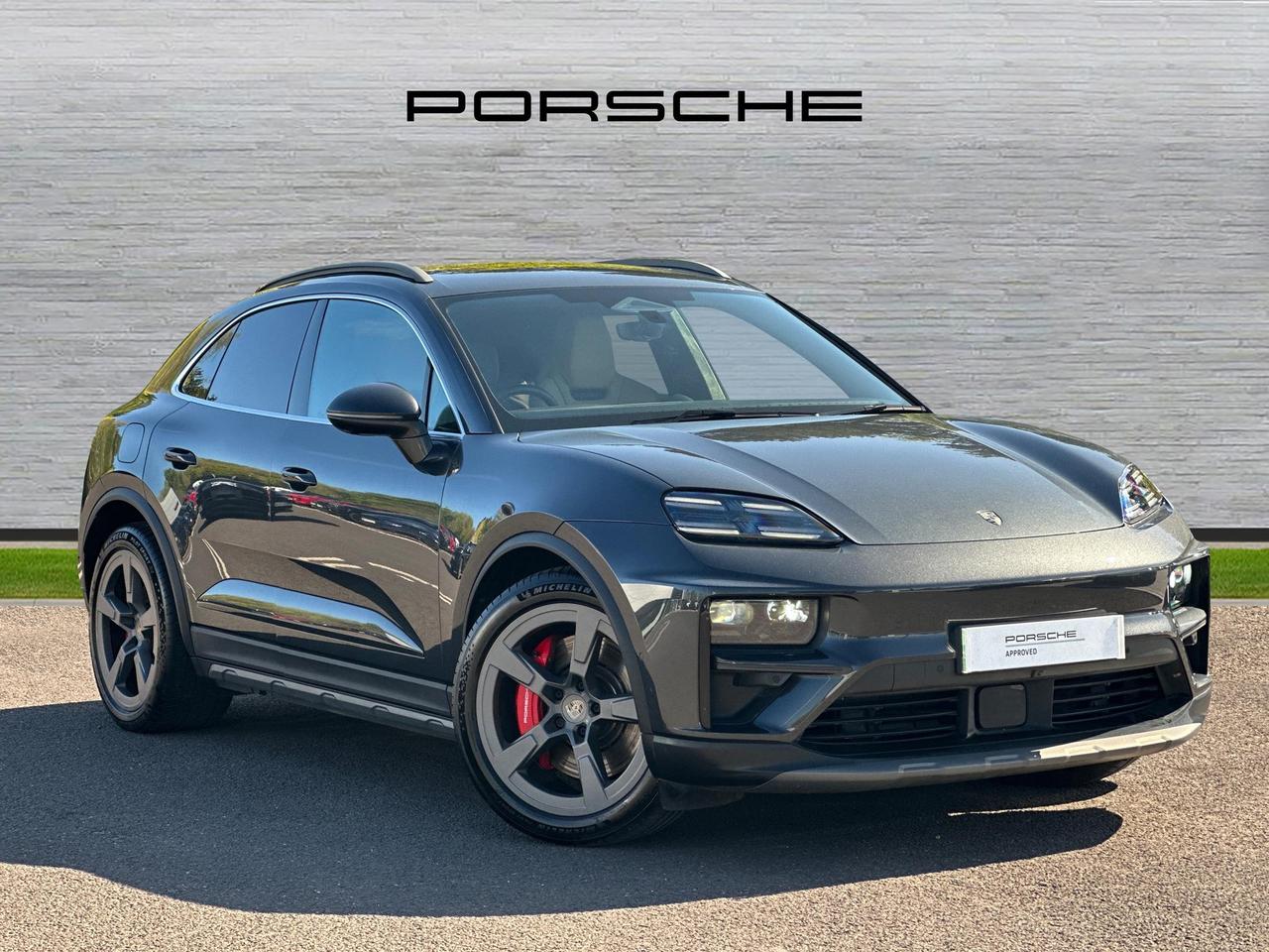 Main listing image - Porsche Macan