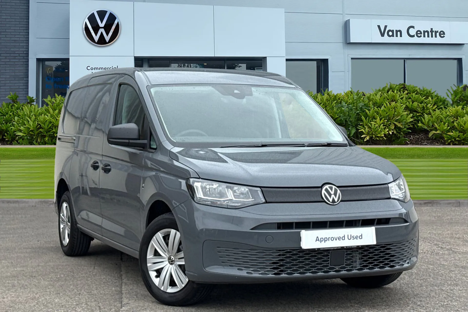 Main listing image - Volkswagen Caddy Maxi