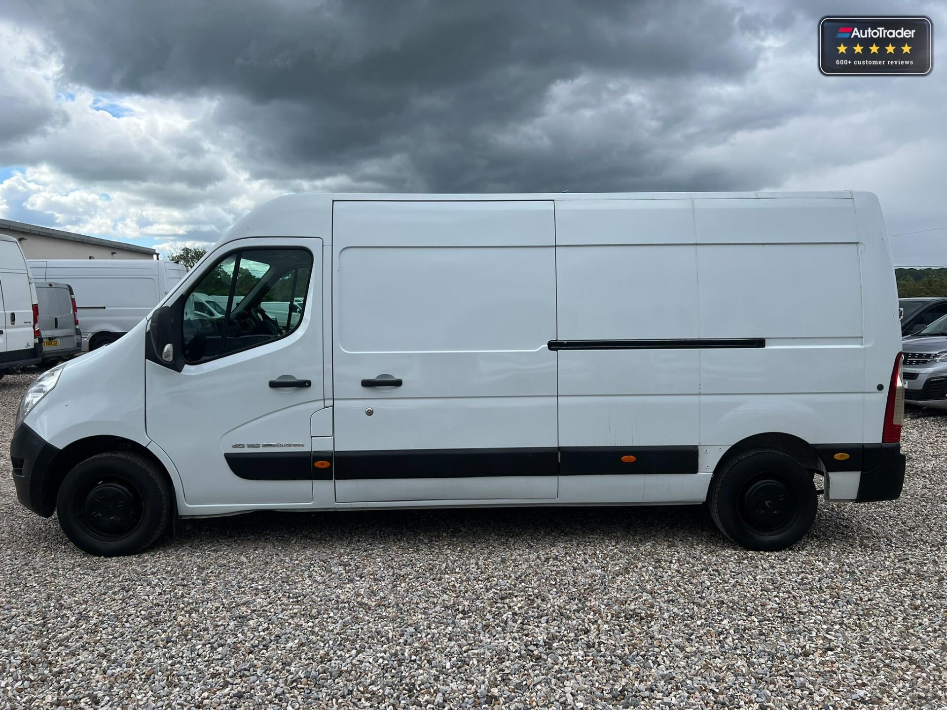 Main listing image - Renault Master