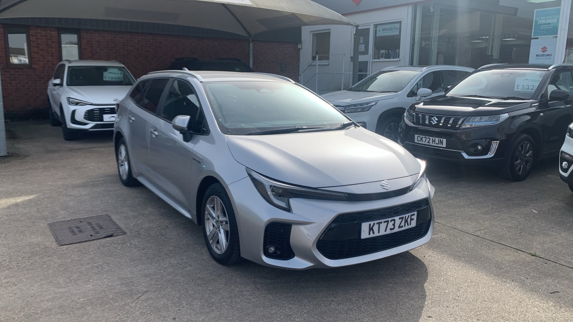 Main listing image - Suzuki Swace