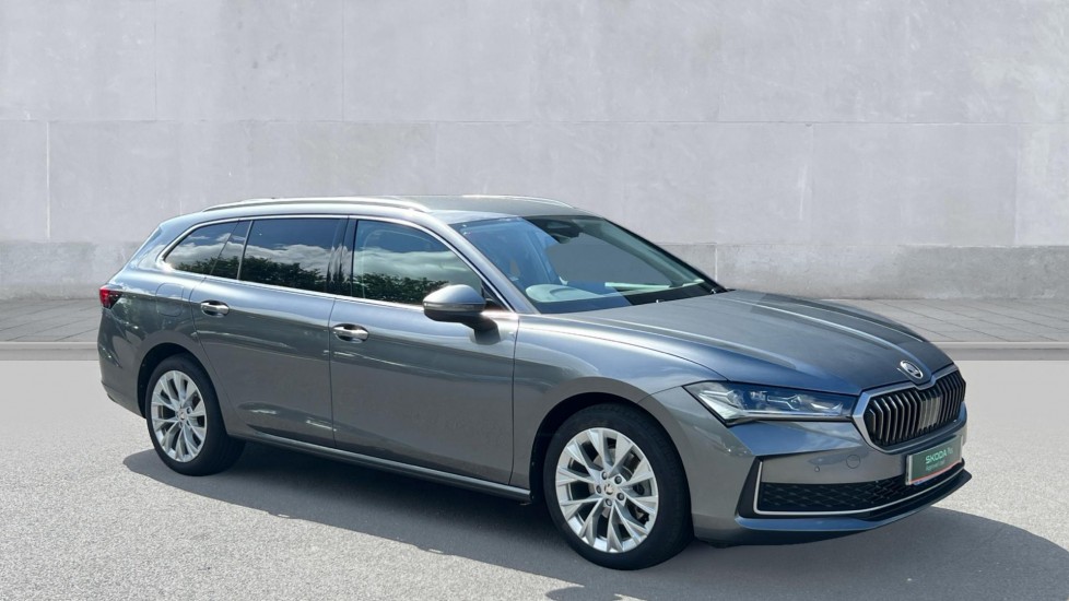 Main listing image - Skoda Superb Estate