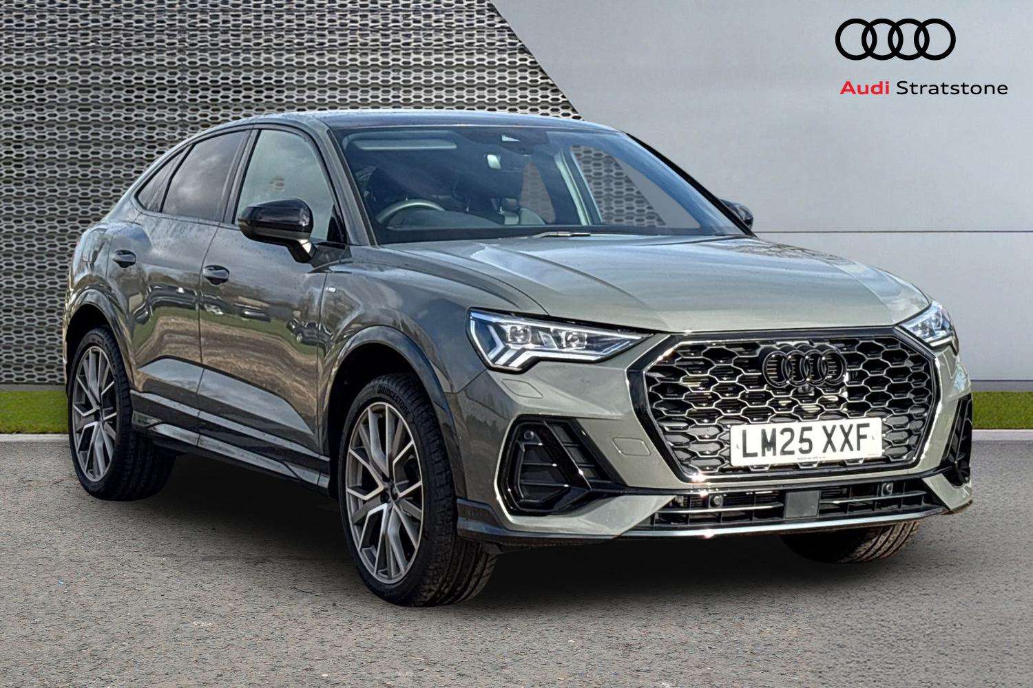 Main listing image - Audi Q3