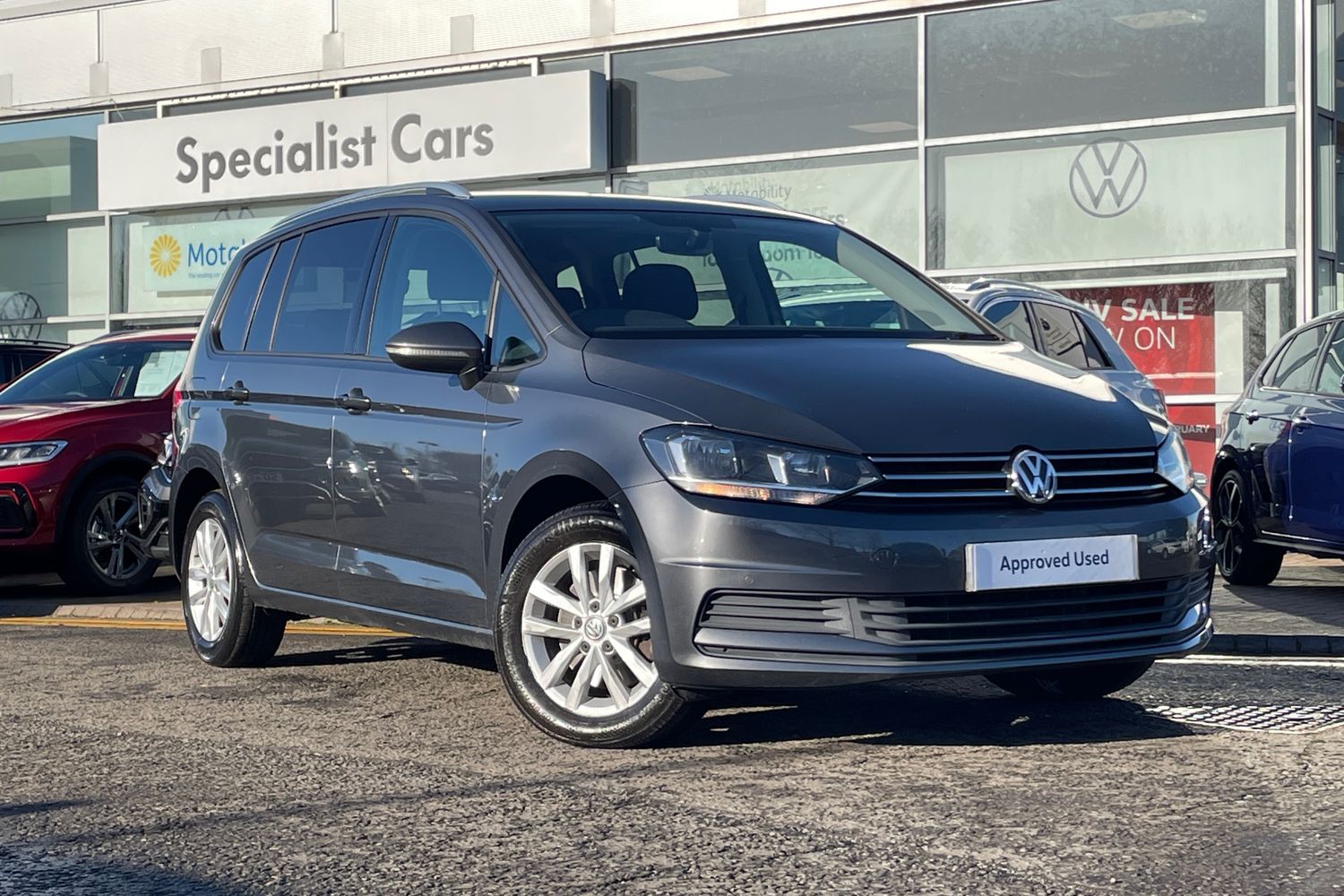 Main listing image - Volkswagen Touran