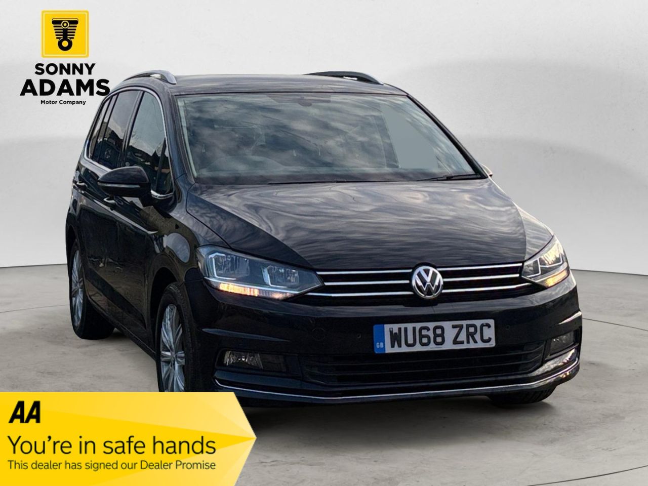 Main listing image - Volkswagen Touran