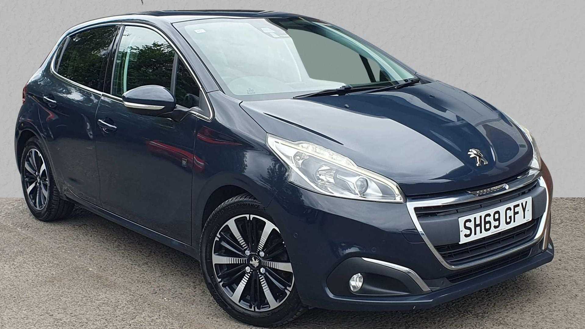 Main listing image - Peugeot 208