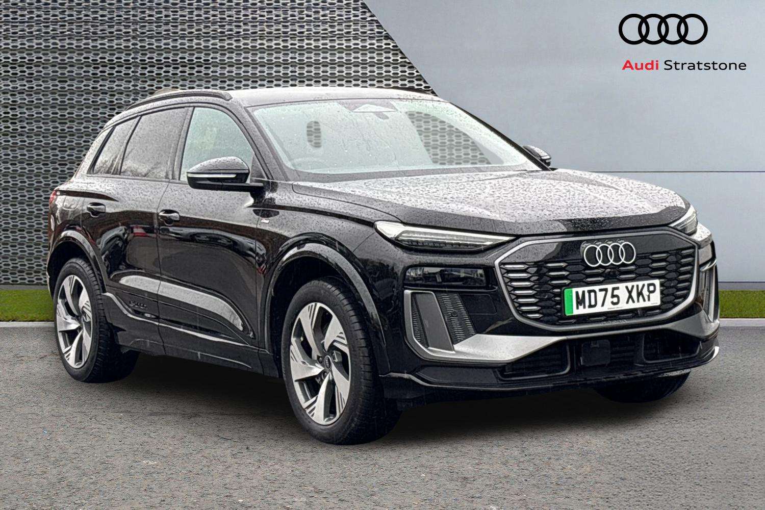 Main listing image - Audi Q6 e-tron
