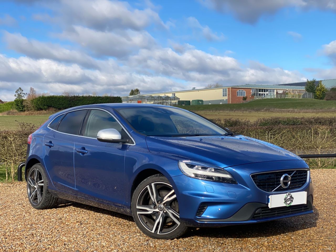 Main listing image - Volvo V40