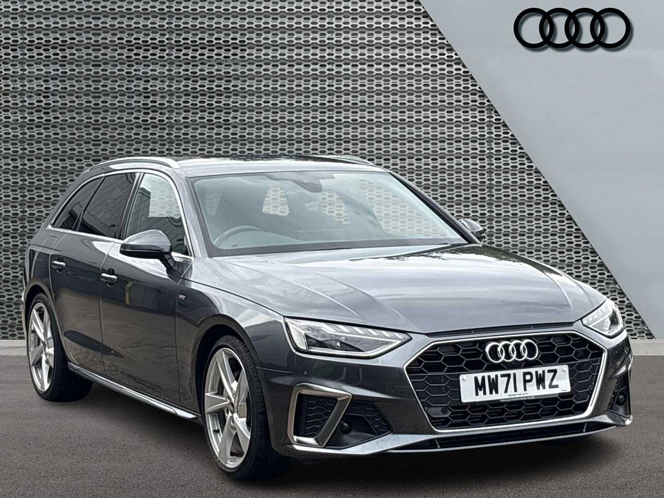 Main listing image - Audi A4