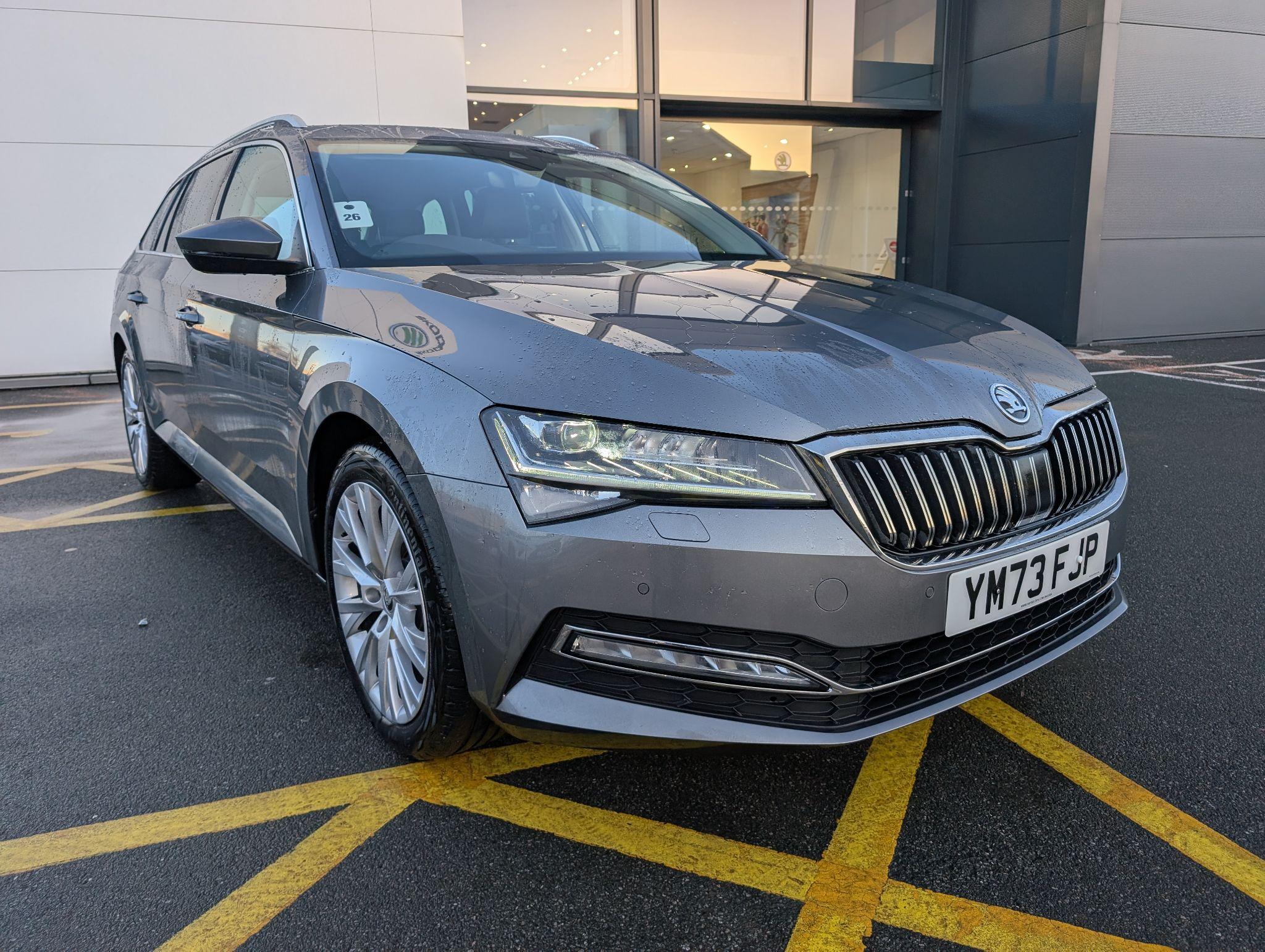 Main listing image - Skoda Superb Estate