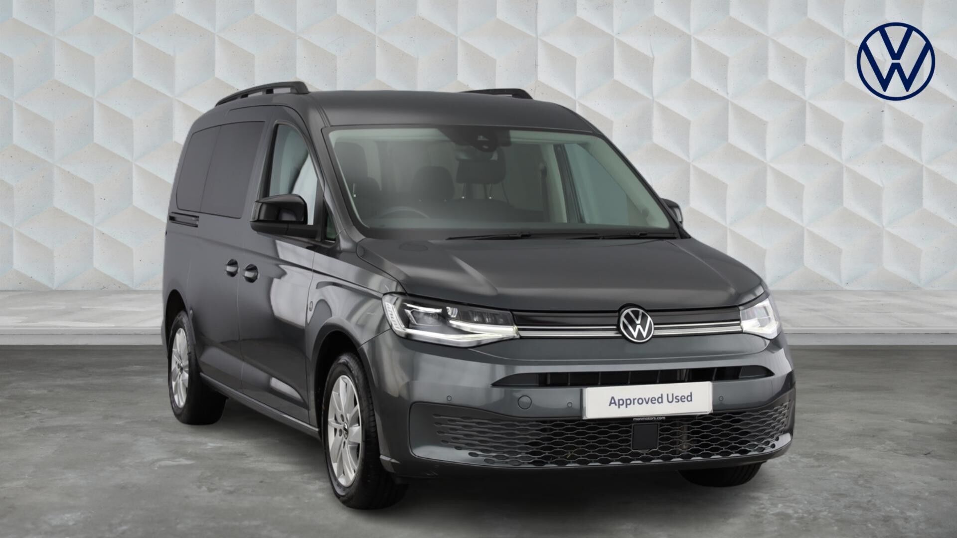 Main listing image - Volkswagen Caddy Maxi